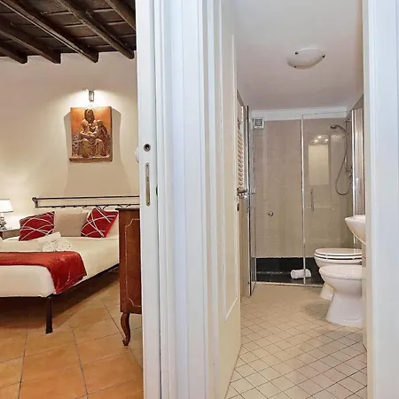 Apartment De Renzi Rome