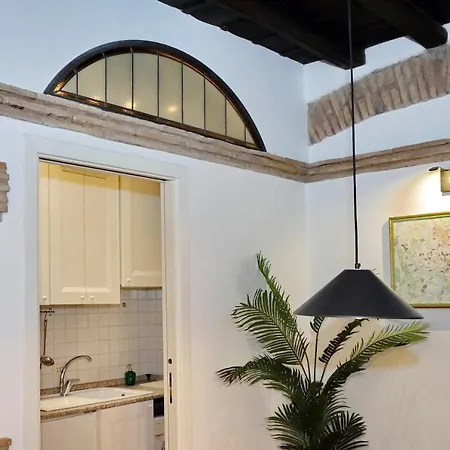 Apartment De Renzi