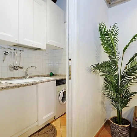 Apartment De Renzi Rome